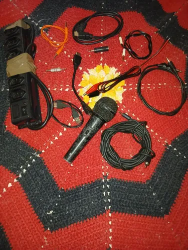 Vendo microfone beringher e acessórios 