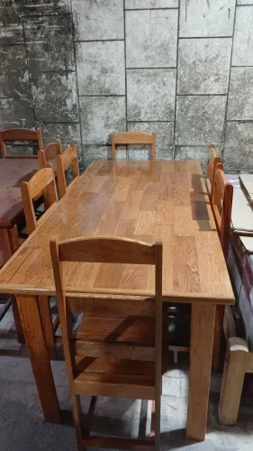 Mesa com 6 cadeiras em madeira de lei