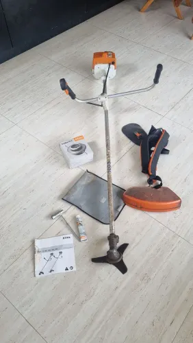 Roçadeira Stihl FS 220