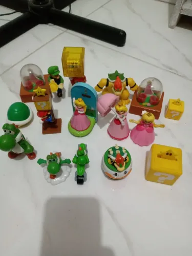 Lote de bonecos do Mário