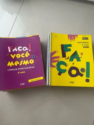 Livros Didáticos 4º Ano - Português e História