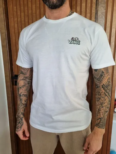 Camiseta Vans Branca - Estilo e Conforto