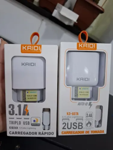 Carregador Rápido KAIDI Triplo USB 3.1A e Carregador de Tomada 2.4A