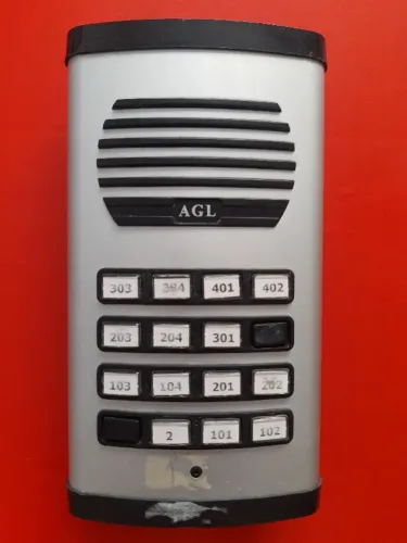 Porteiro Interfone AGL para 16 apartamentos.