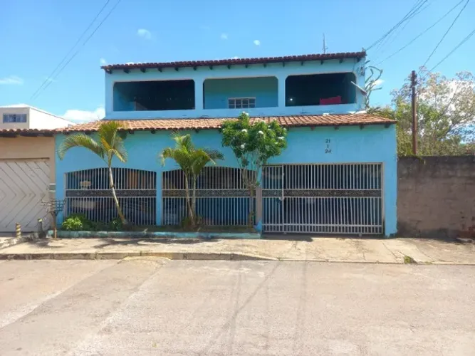 Casa sobrado 6 quartos, dce, garagens, QNM 21 CJ E Ceilândia
