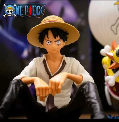 Estatueta Anime One Piece Luffy Sentado