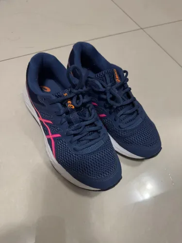 Tênis Asics Azul Marinho com Detalhes em Rosa - Novo