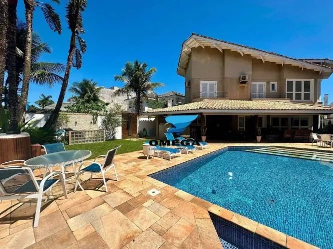Casa de alto Padrão à venda em Condomínio Jardim Acapulco no Guarujá | Omega Imóveis