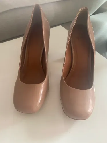 Sapato salto nude