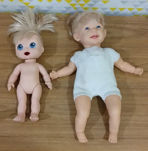 Kit com 2 bonecas cotiplás