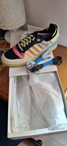 Tênis adidas Bad Bunny - tam 12.5