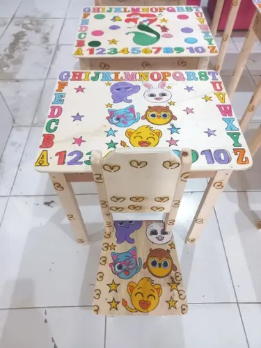 Mesa Infantil de Madeira com Cadeira - ABC e Números