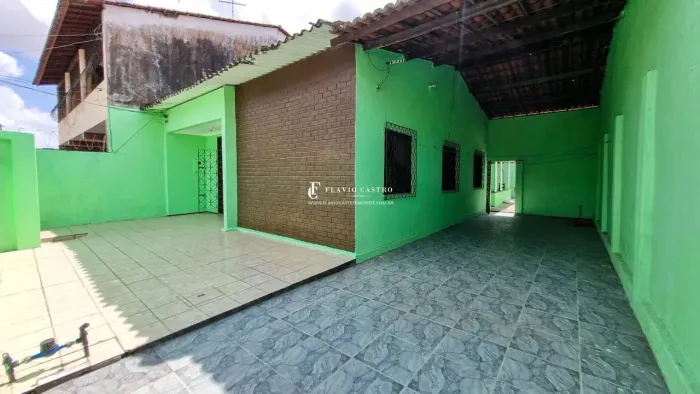 CASA JOSE WALTER  CASA PLANA SOLTA NO JOSÉ WALTER EM FORTALEZA/CE