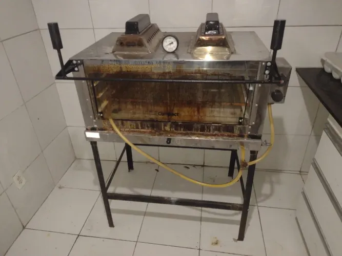Forno industrial (pizzas e bolos)