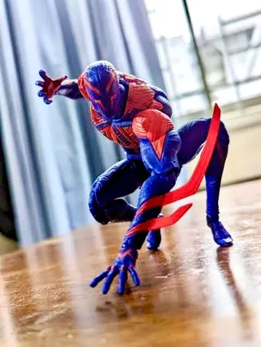 Spider-Man 2099 Across Spiderverse CT Toys Homem-Aranha Através do Aranhaverso