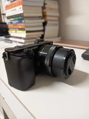 Sony A6000 + Lente 16-50 Sony | 34.878 Cliques | Leia a descrição