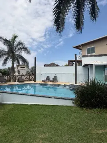 CASA NA RASA RUA 22 PARA LOCAÇÃO FIXA NO CONDOMÍNIO TRACAJÁ 3 QUARTOS, 2 SUÍTES, PISCINA E