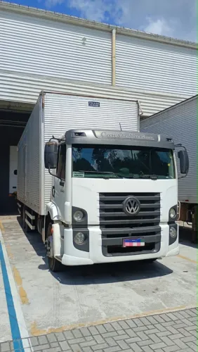 VOLKSWAGEN 24.280 CRM 6X2 - BAÚ - ANO 2020