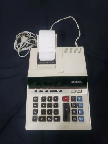 Calculadora de mesa Sharp
