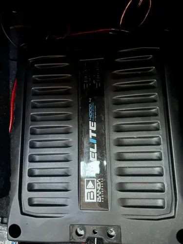 Vendo 2 grave com a caixa power vox 1000rms e uma banda 4000.4