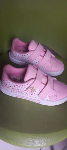Tênis infantil Femenino tamanho 33