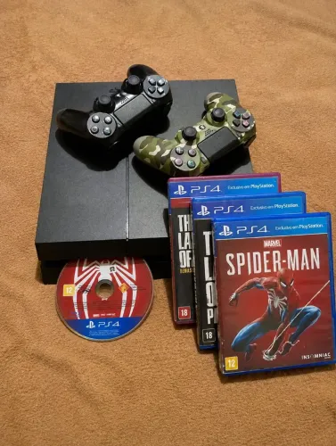 PS4 Fat Funcionando 100% + 20 Jogos<br>Digitais + 2 Controles + Cabos R$ 1.499
