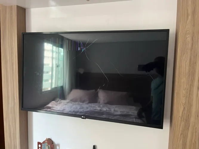 Vendo TV LG 43? 4K Smart TV, modelo 43UN7300PSC
