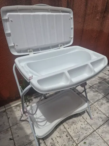 Banheira com trocador e suporte Kiddo