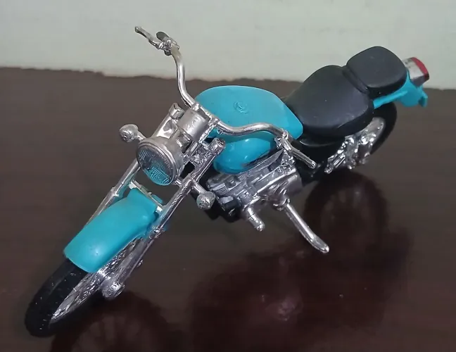 MOTO MAISTO MINIATURAS ESCALA 1.18 