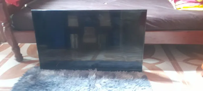 vendo tv 39 polegadas,marca philco, para retirada de peças 