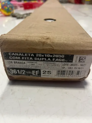Canaleta 10x20x2000 com dupla face