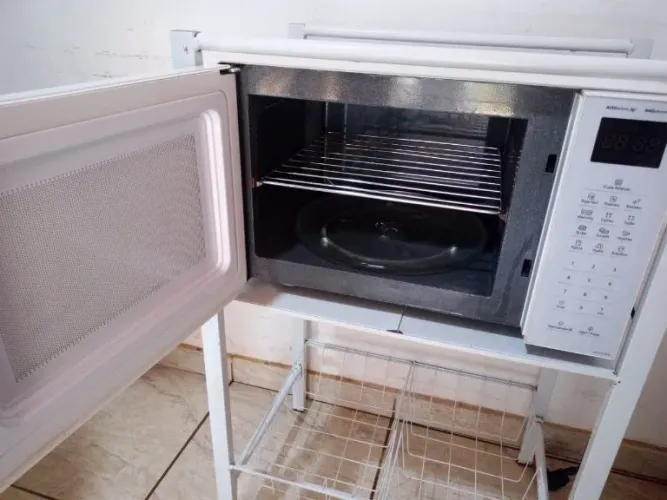 Micro-ondas Panasonic 34L usado Dupla Refeição