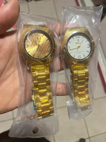 Relógios + Pulseiras de brinde