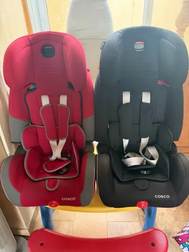 Cadeiras Infantis Veiculares Marca Cosco Linha Envolve para crianças de 9 a 36 kg.