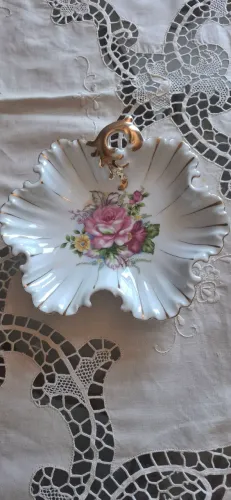 Travessa antiga em porcelana - floral