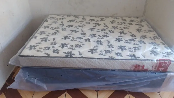 Cama de casal +colchão ambos no plastico