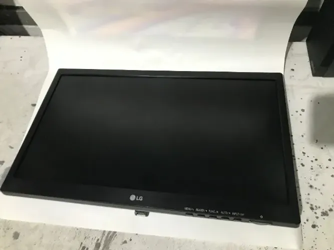 Monitor LG 20" slim (sem base)