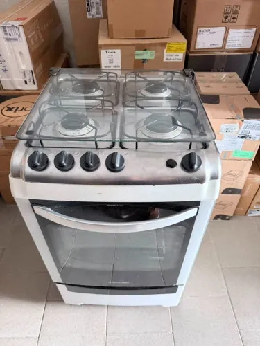 Fogão 4 bocas e Frigobar 76L