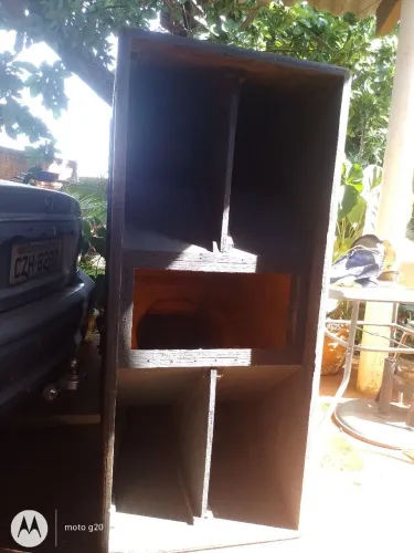 Par de caixas de som JBL valor 1200,00 reais 