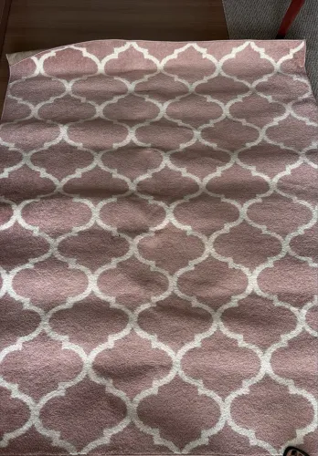 Tapete Geométrico Rosa / Fendi - 1,85m x 1,40m (Estado de Novo)