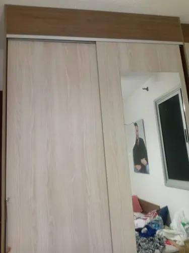 guarda roupa planejado espaçoso com espelho 