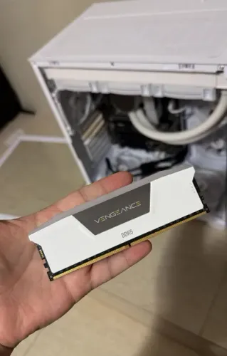 Memória ram ddr5 5600mhz 1x32GB(32GB) cl40 Vengeance Branca Rgb