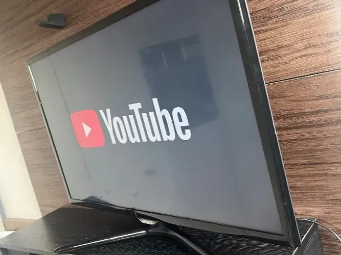 TV 32 polegadas Full HD