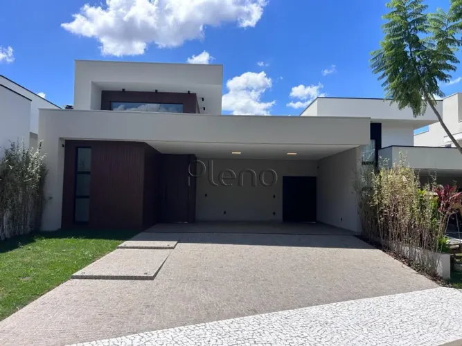 Casa à Venda no Condomínio Zurich Dorf em Valinhos, no bairro Parque Lausanne.