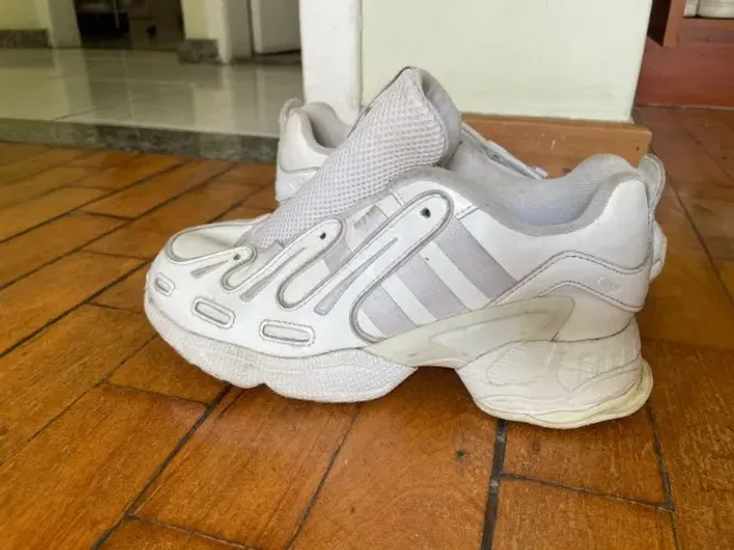 Tenis Adidas branco