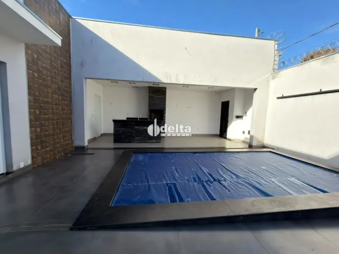 Casa com 2 quartos sendo 2 suíte disponível para locação e venda no bairro Novo Mundo em U