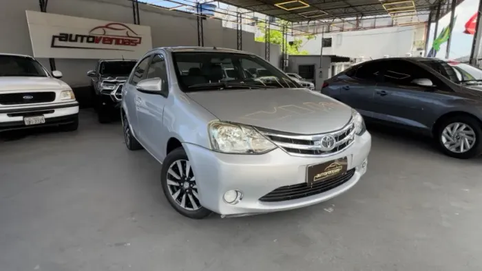 Toyota Etios Platinum Sed. 1.5 Flex 16V 4P Mec. 2016