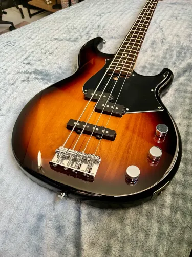 Baixo Yamaha BB434 - Perfeito!!!
