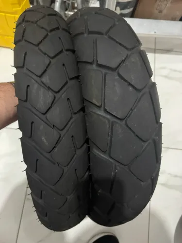 Vendo par de pneus Technic