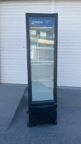 Vendo cervejeira slim!
